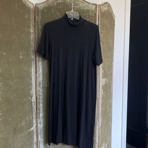 Black light wool short sleeve dress